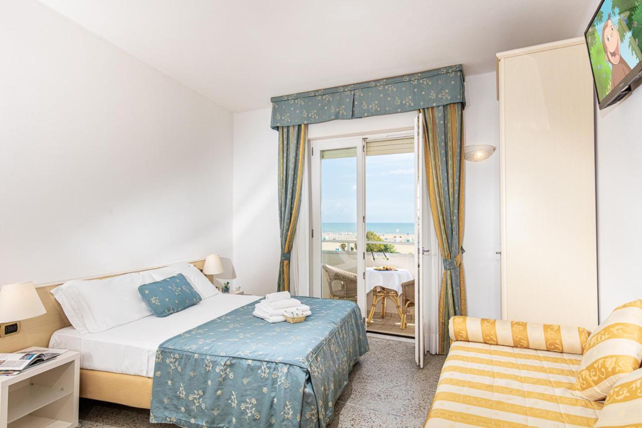 Hotel Karinzia Caorle Exterior foto